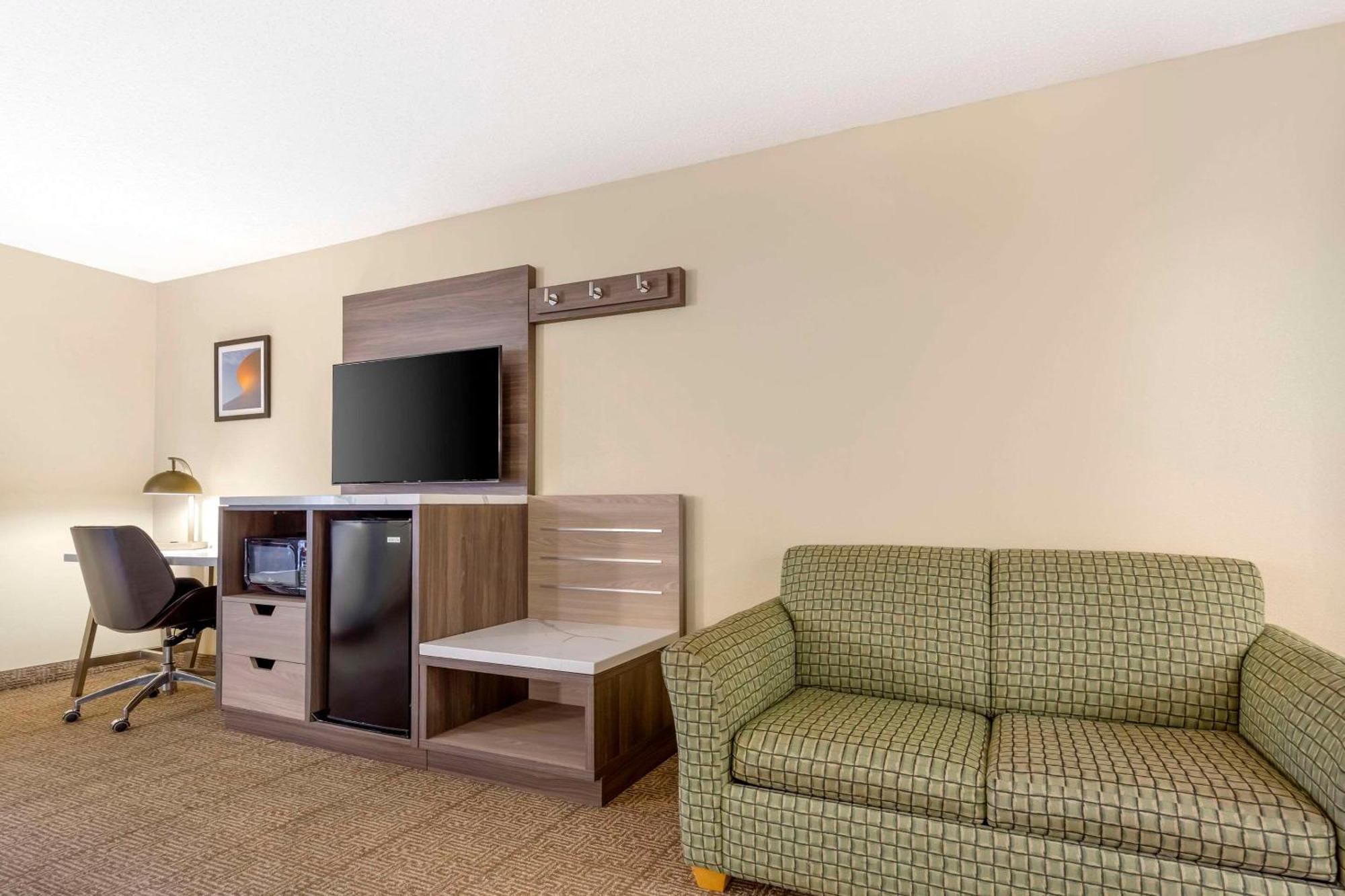 Quality Inn Raleigh Downtown Экстерьер фото