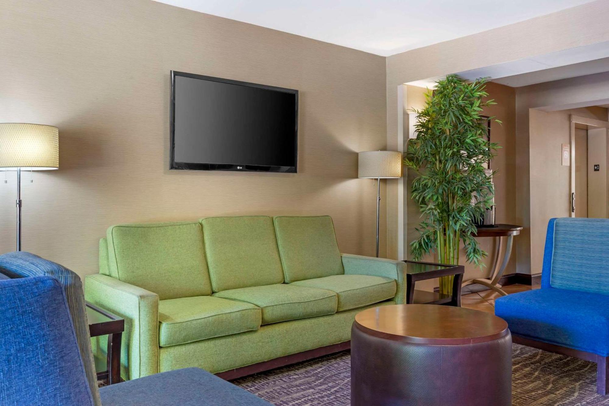 Quality Inn Raleigh Downtown Экстерьер фото
