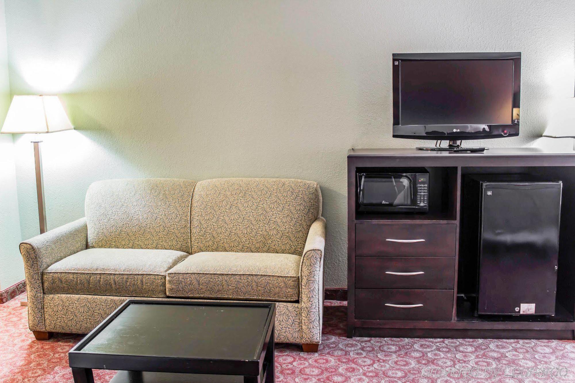 Quality Inn Raleigh Downtown Экстерьер фото